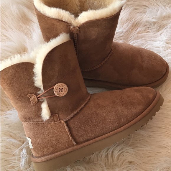 ugg bailey button short
